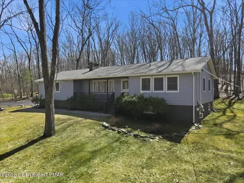 20 Huckleberry Dr, East Stroudsburg, PA 18302