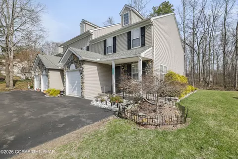 7235 Blushingwood Grv, East Stroudsburg, PA 18301