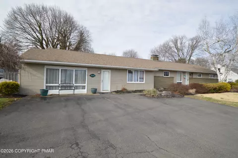 1020 Congdon Ave, Stroudsburg, PA 18360