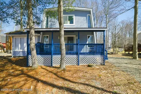 8943 Deerfield Dr, Tobyhanna, PA 18466