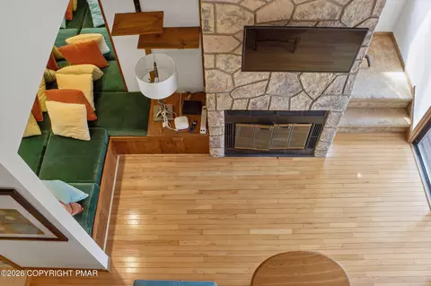 Living - 211 Falls Cir, Bushkill, PA 18324 photo 5 of 5