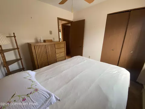 Bedroom - 211 Falls Cir, Bushkill, PA 18324 photo 3 of 5