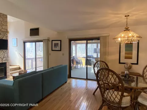 Dining - 211 Falls Cir, Bushkill, PA 18324 photo 4 of 4