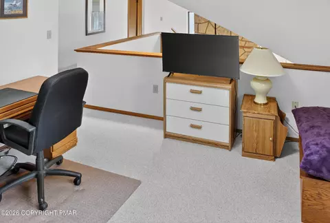 Bedroom - 211 Falls Cir, Bushkill, PA 18324 photo 5 of 5