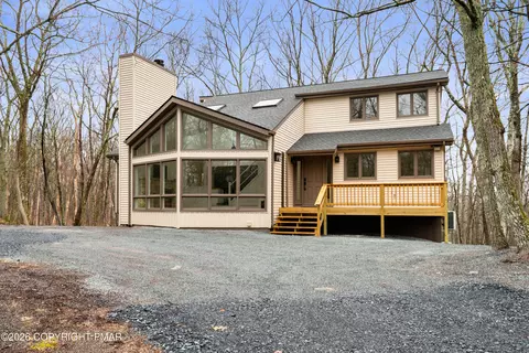 4106 Sycamore Ln, East Stroudsburg, PA 18301