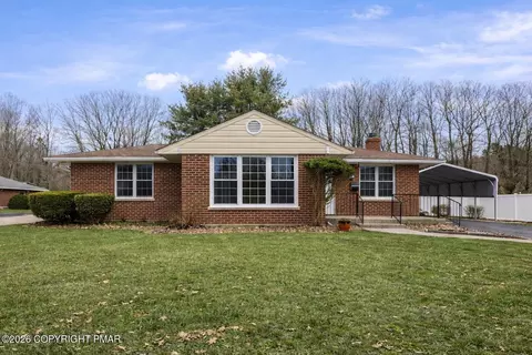 2 W 17th St, Hazleton, PA 18201