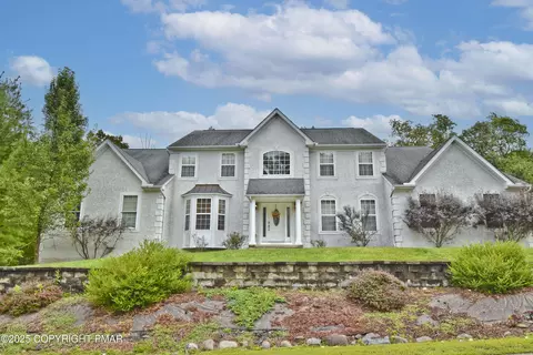 395 Shawnee Valley Dr, East Stroudsburg, PA 18302