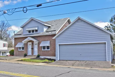 621 Garibaldi Ave, Roseto, PA 18013