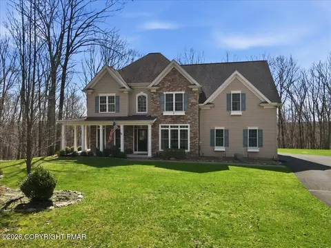 123 Devonshire Ct, Cresco, PA 18326