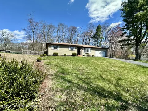 139 Skinner Hill Rd, Stroudsburg, PA 18360