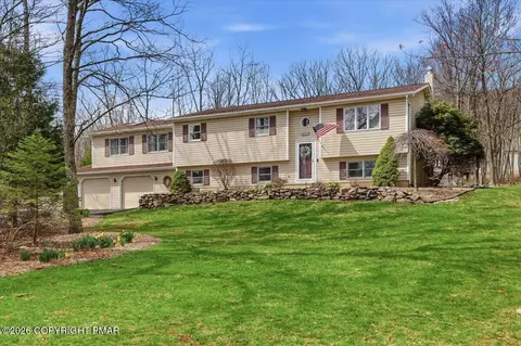 1177 N Rocky Mountain Dr, Effort, PA 18330