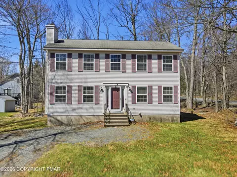 8866 Chipmunk Dr, Tobyhanna, PA 18466