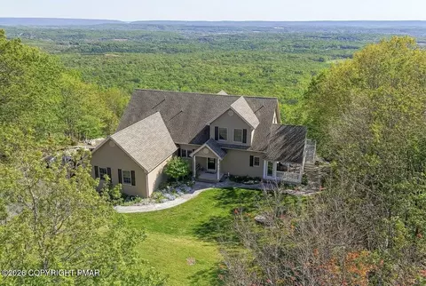 317 Valley View Dr, Albrightsville, PA 18210