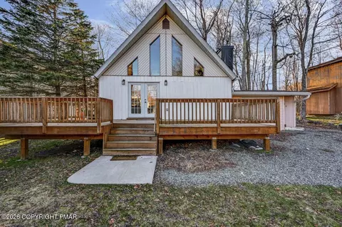 7550 Eagle Rock Dr, Tobyhanna, PA 18466