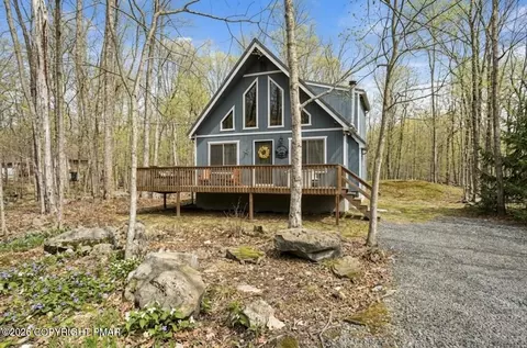 16 Lyman Ln, Clifton Township, PA 18424
