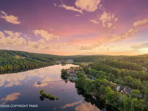 11 Midlake Dr, Lake Harmony, PA 18624