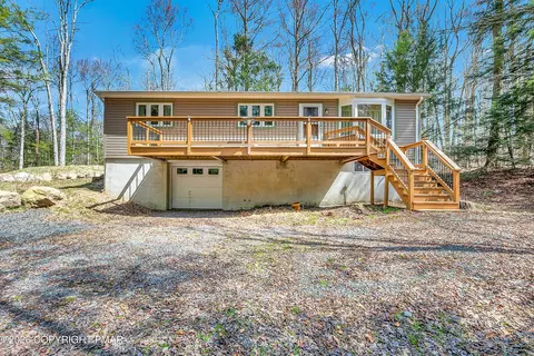 200 Onocop Dr, Pocono Lake, PA 18347