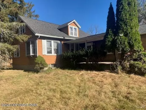 1810 Chipperfield Dr, Stroudsburg, PA 18360