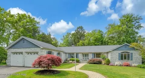 30 Briarleigh Dr, East Stroudsburg, PA 18301