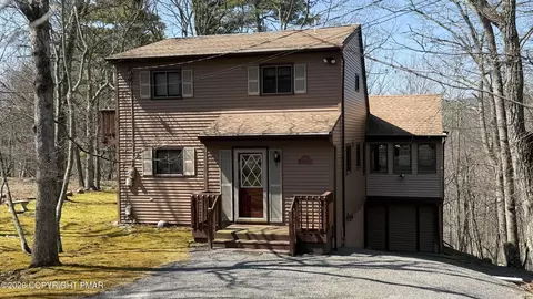 127 Dorchester Dr, Bushkill, PA 18324