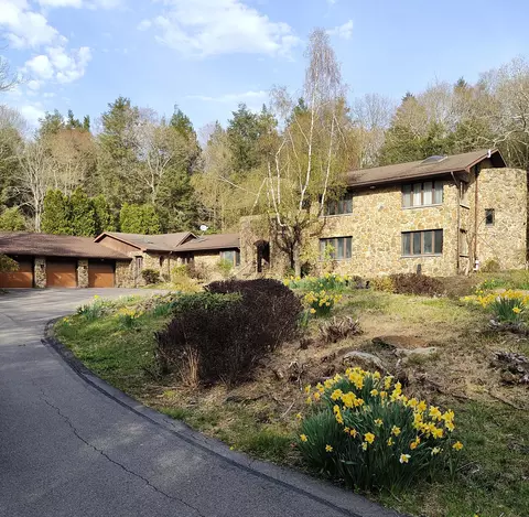 6760 Bear Creek Blvd, Bear Creek Township, PA 18702