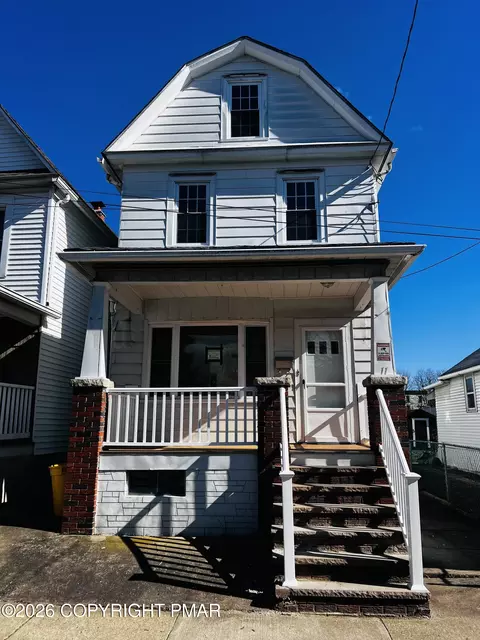 11 Laurel St, Edwardsville, PA 18704