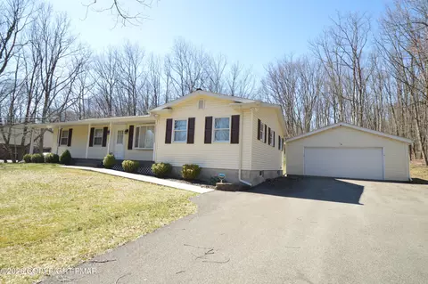 1230 Grand Mesa Dr, Effort, PA 18330