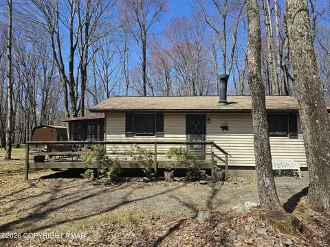 127 Ridge Rd, Pocono Lake, PA 18347