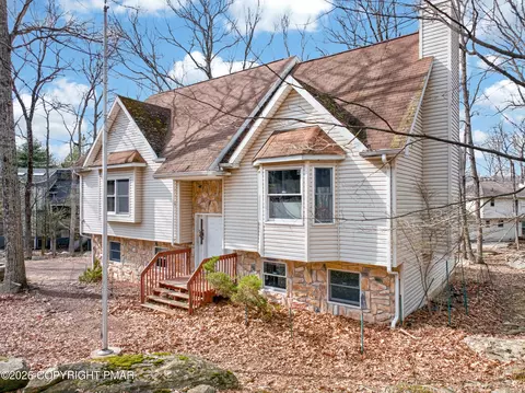 109 Summerton Cir, East Stroudsburg, PA 18301