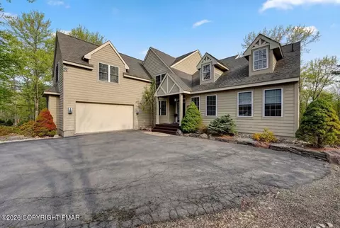 102 Pine Needle Ln, Pocono Pines, PA 18350
