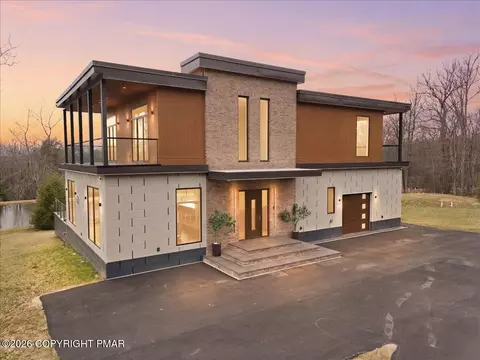 130 Laurelbrook Dr, Bear Creek Township, PA 18702