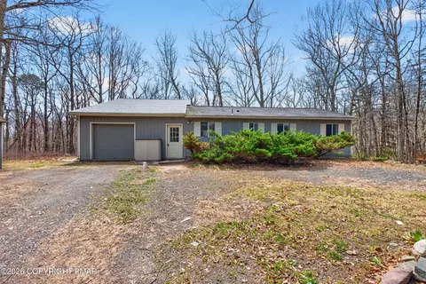 141 Wild Meadow Dr, Milford, PA 18337
