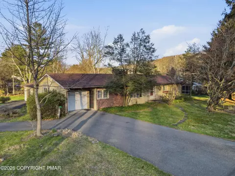 301 Norton Rd, Stroudsburg, PA 18360