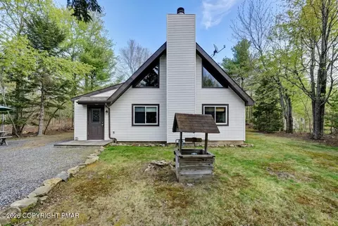 2310 Vacation Ln, Pocono Summit, PA 18346