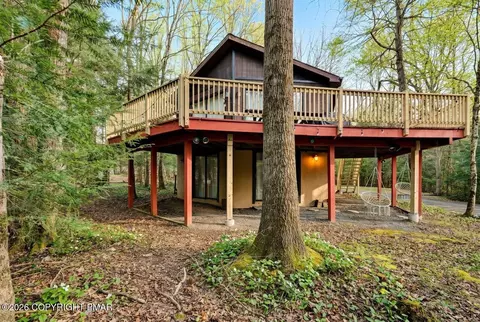 56 Dryden Dr, Albrightsville, PA 18210