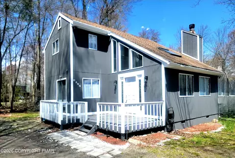 8382 Garden Dr, Tobyhanna, PA 18466