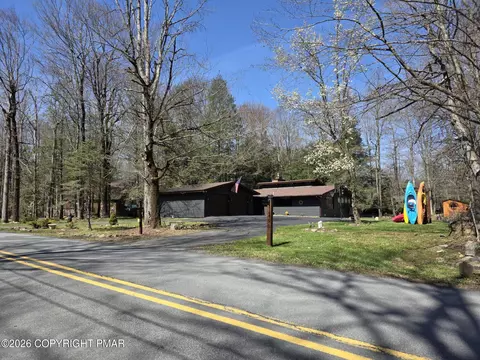 290 King Arthur Rd, Pocono Lake, PA 18347