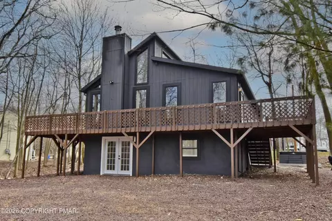 1782 Glade Dr, Long Pond, PA 18334