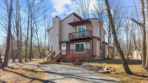 102 Tumbleweed Dr, Effort, PA 18330