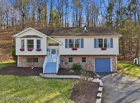 219 Highland Dr, Stroudsburg, PA 18360