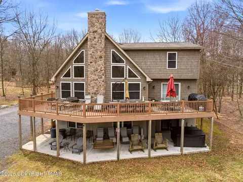 677 S Old Stage Rd, Albrightsville, PA 18210