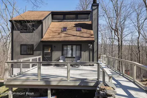 109 Essex Ct, East Stroudsburg, PA 18302