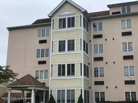 3 Village Cir, Stroudsburg, PA 18360