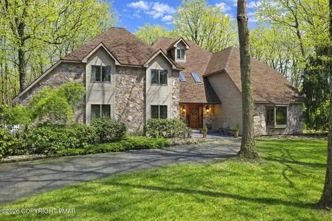 414 Amber Ln, Saylorsburg, PA 18353