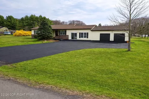 125 Clearview Rd, Long Pond, PA 18334