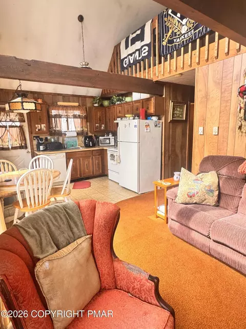 Kitchen - 166 Dover Dr, Bushkill, PA 18324 photo 3 of 3