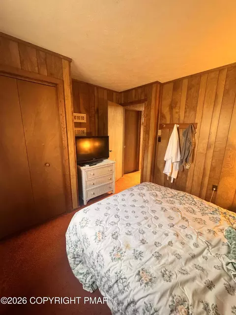 Bedroom - 166 Dover Dr, Bushkill, PA 18324 photo 2 of 6