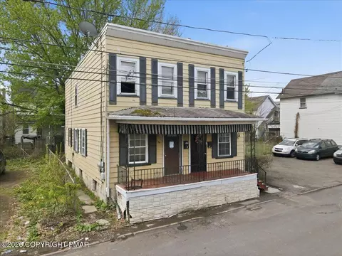 36 Oneil Ave, Wilkes Barre, PA 18702