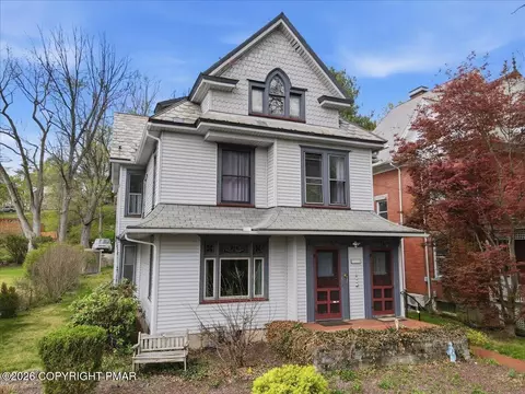 722 Scott St, Stroudsburg, PA 18360