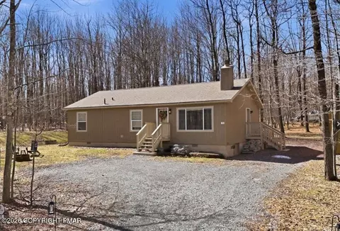 79 Wild Turkey Cir, Lake Ariel, PA 18436